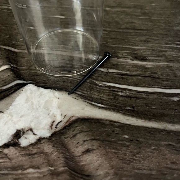 Pottery Barn Glass Wall Vase, 7 inches tall, like new, single vase only - Picture 5 of 5